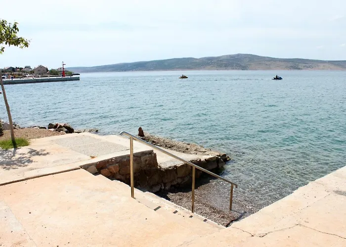 Seaside House Starigrad, Paklenica - 6633 * Starigrad Paklenica