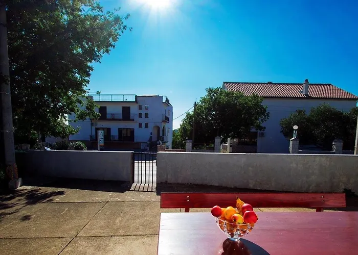 Semesterbostad Seaside House Starigrad, Paklenica - 6633 *